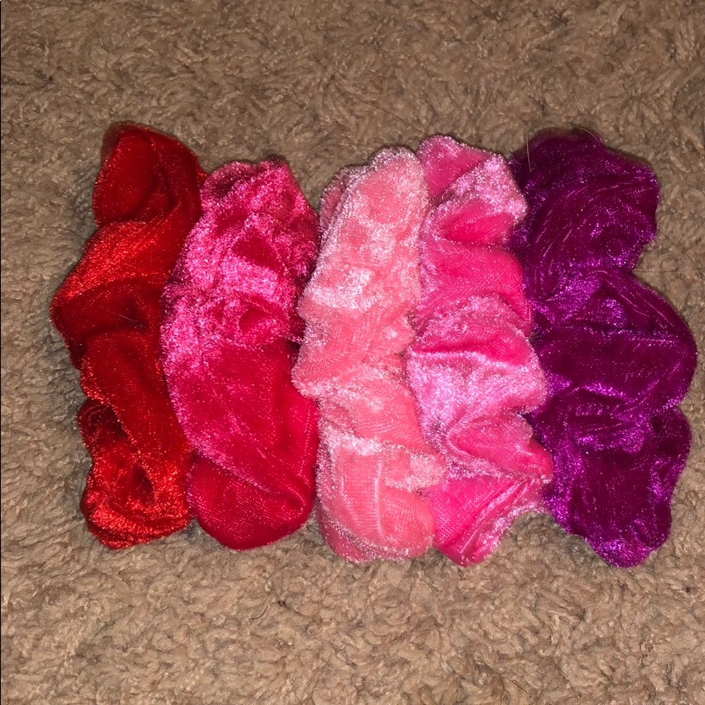 Red/Pink pack of scrunchies